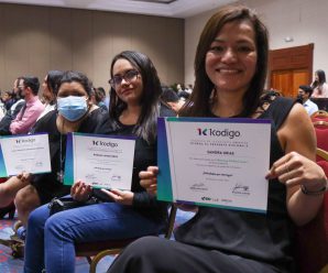 Más de 300 jóvenes se gradúan como desarrolladores de software en El Salvador que ahora forman parte de la industria Tech nacional e internacional